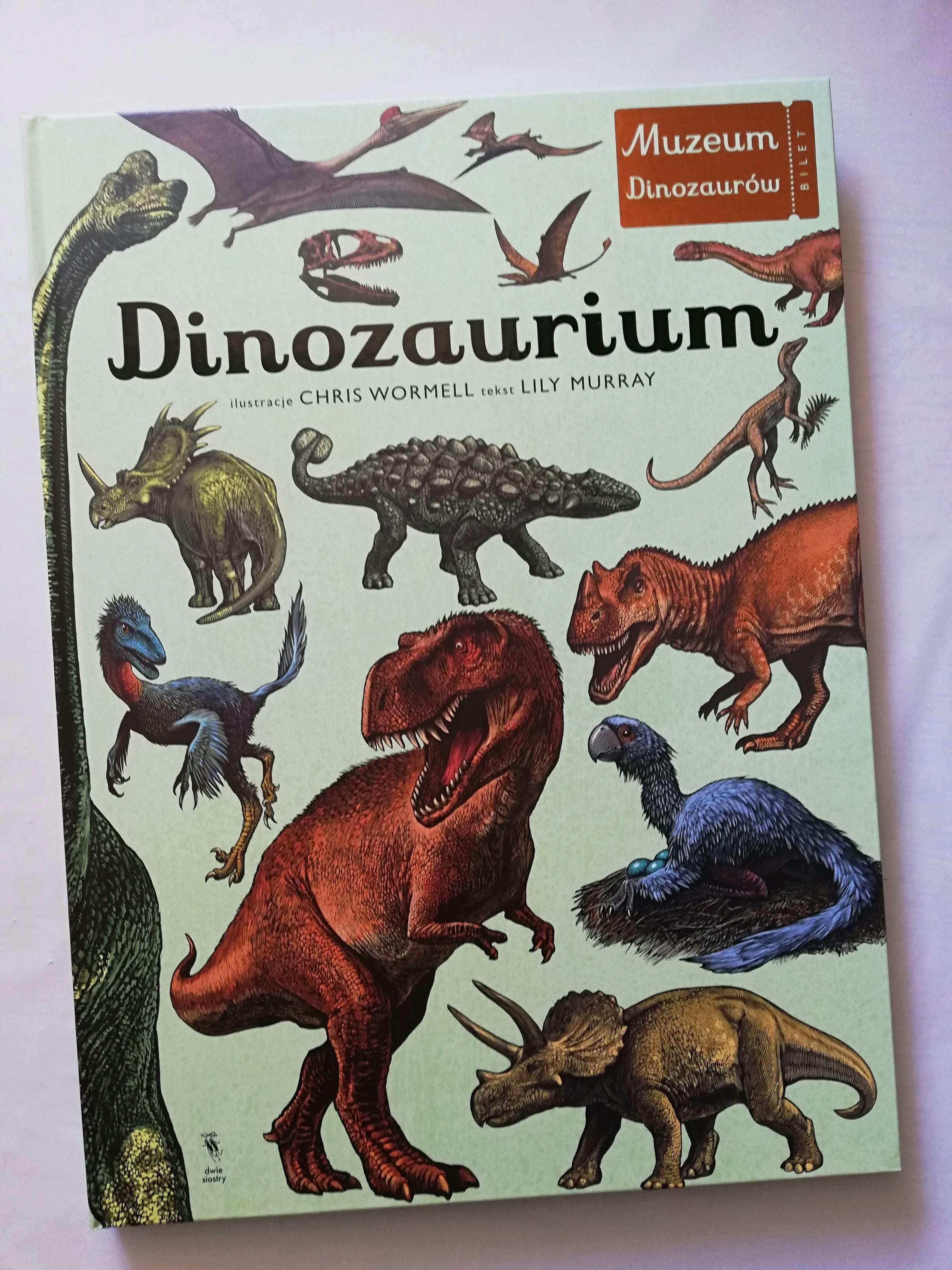 z wizytą w muzeum dinozaurów